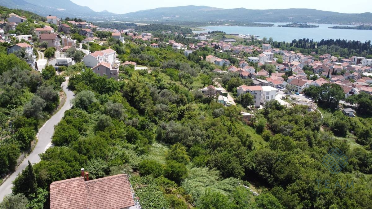 Tivat, Tripovići, plac 1240 m²