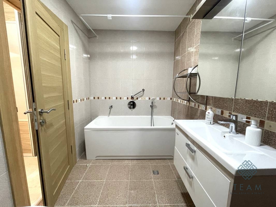 Herceg Novi, Topla, dvosoban stan 164m²