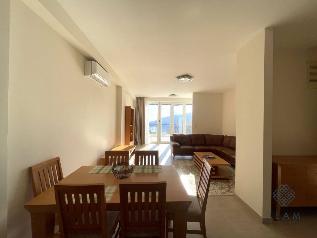 Herceg Novi, Topla, dvosoban stan 148m²