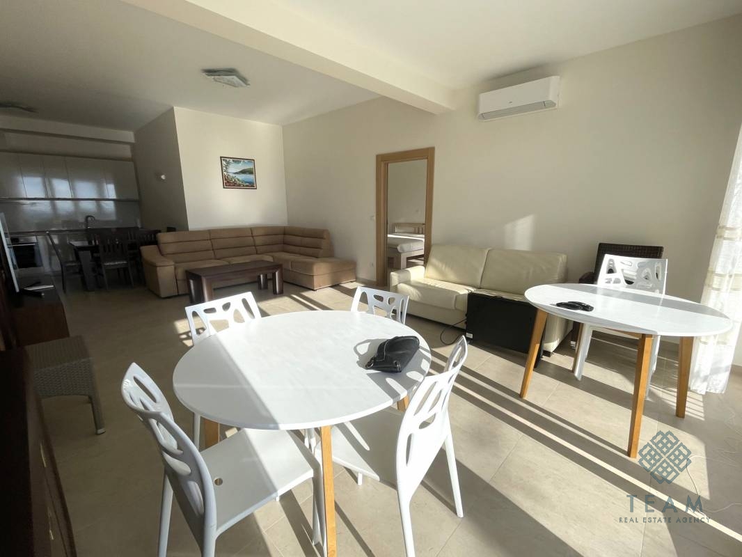 Herceg Novi, Topla, dvosoban stan 143m²