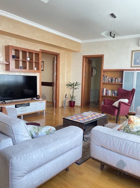 Podgorica, Centar grada, dvosoban stan 100m²