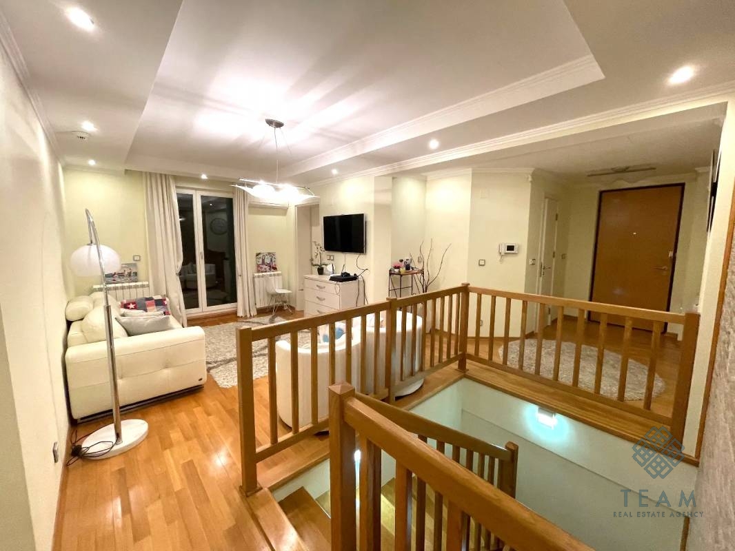 Herceg Novi, Savina, petosoban dupleks 379m²