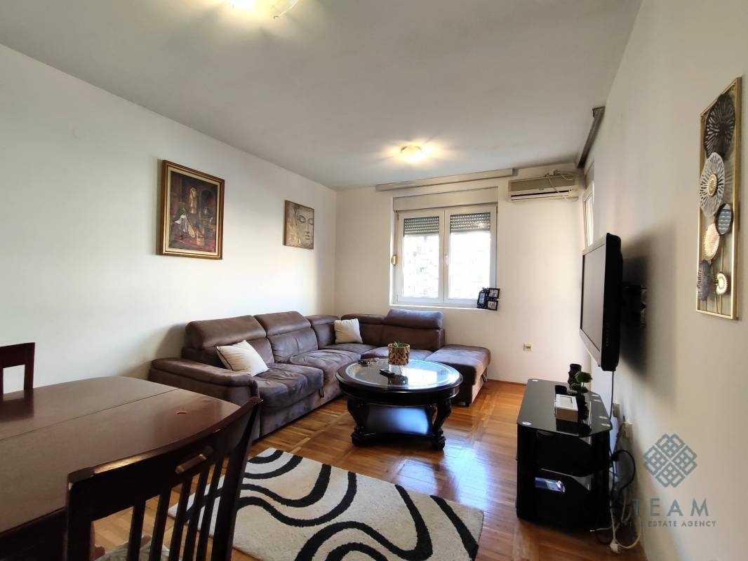 Podgorica, Stari Aerodrom, 64m² iki odalı daire