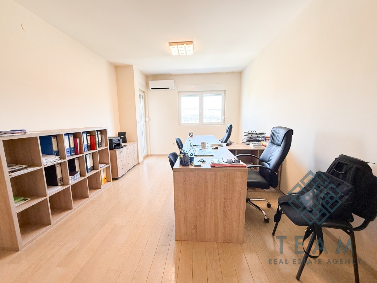 Podgorica, City Kvart, two-bedroom apartment 68 m²