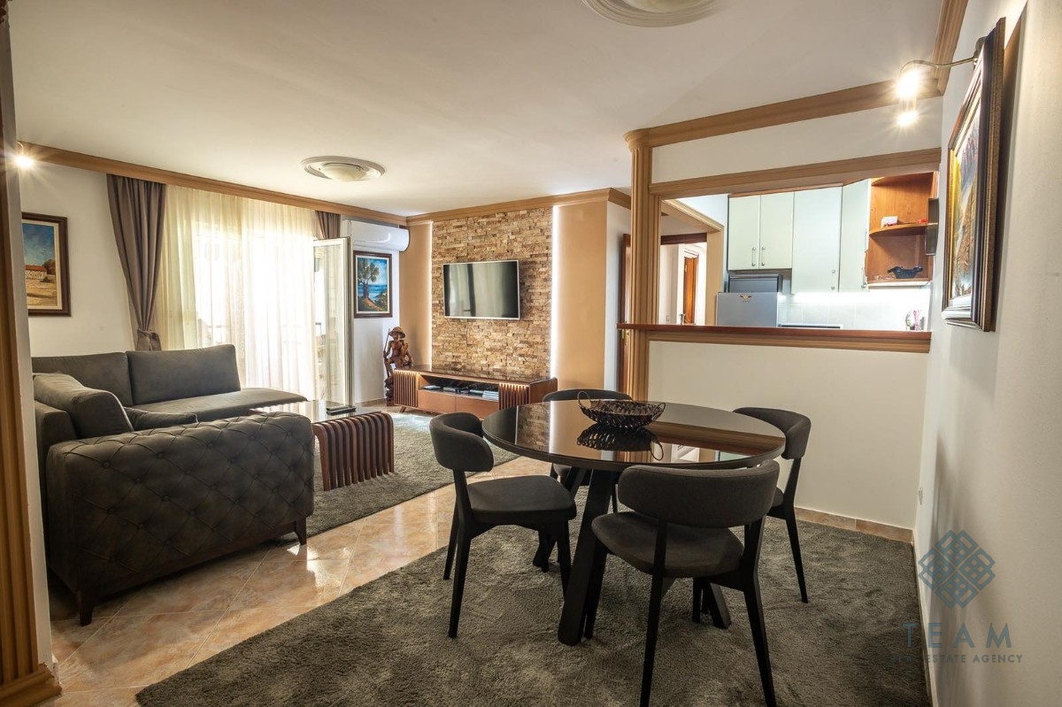 Budva, Merkez, iki yatak odalı daire 72 m²