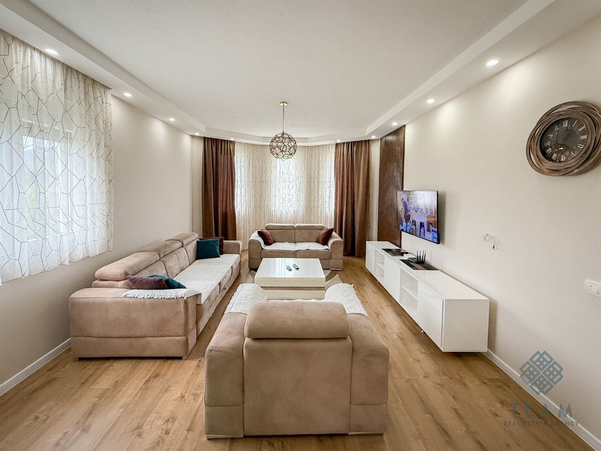 Подгорица, Донья Горица, дом 296 м²