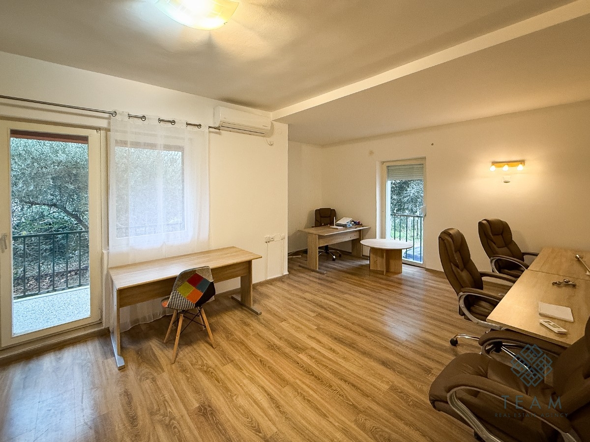 Podgorica, Gorica C, poslovni prostor 90 m²