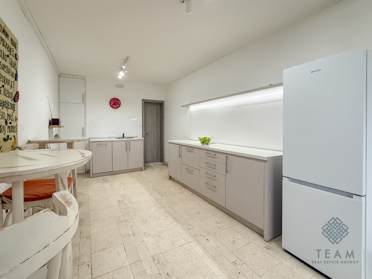 Podgorica, Blok 5, poslovni prostor 20 m²