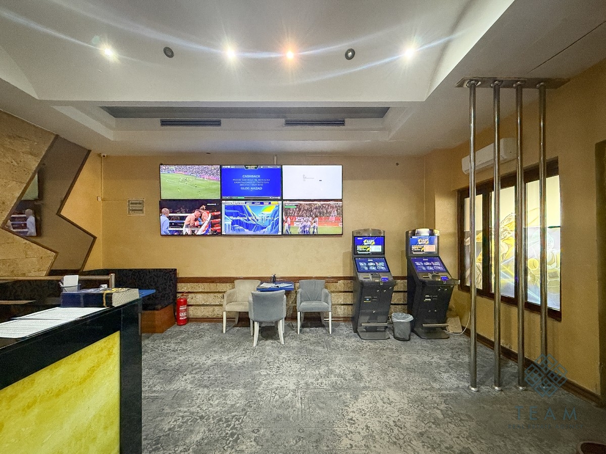 Podgorica, Rimski Trg, Commercial Space 79 m²