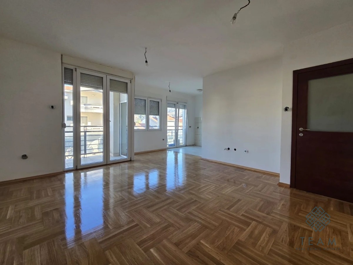 Podgorica, Dalmatinska, dvosoban stan 73 m²