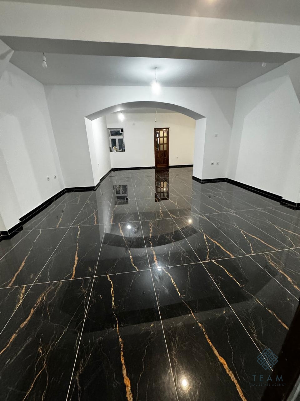 Danilovgrad, Merkez, Ticari Alan 70 m²