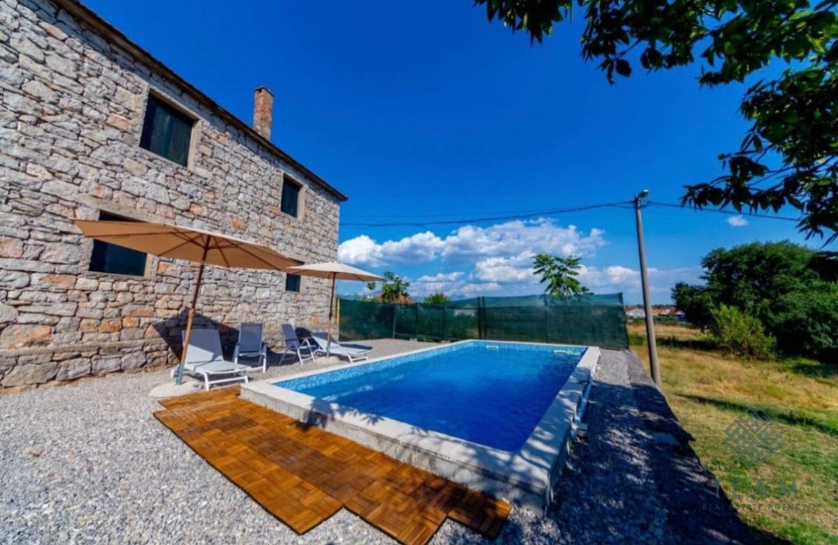 Podgorica, Zelenika, Ev 120 m²