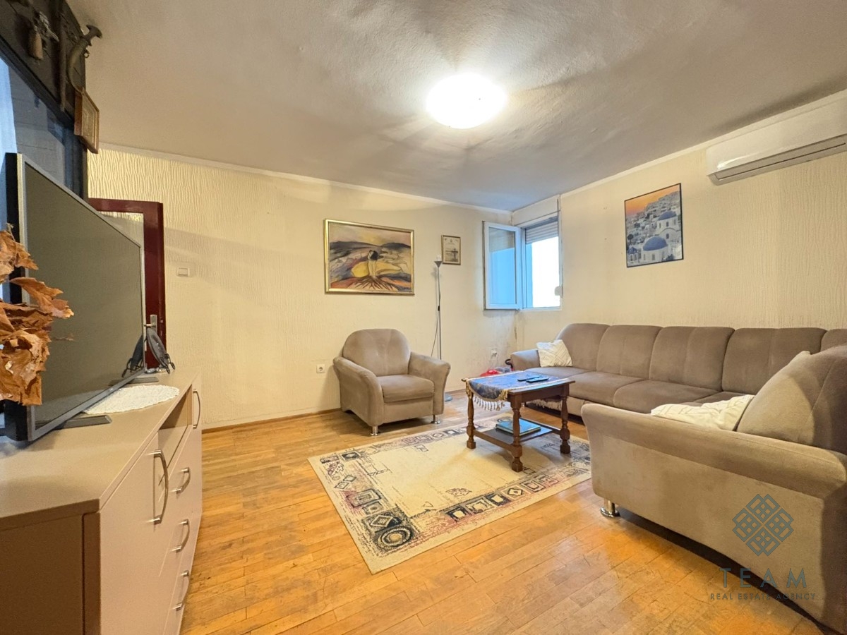 Podgorica, Blok 5, dvosoban stan 77 m²