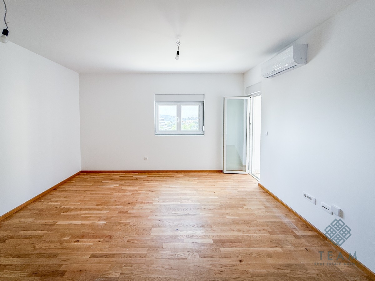 Budva, Bečići, dvosoban stan 59 m²