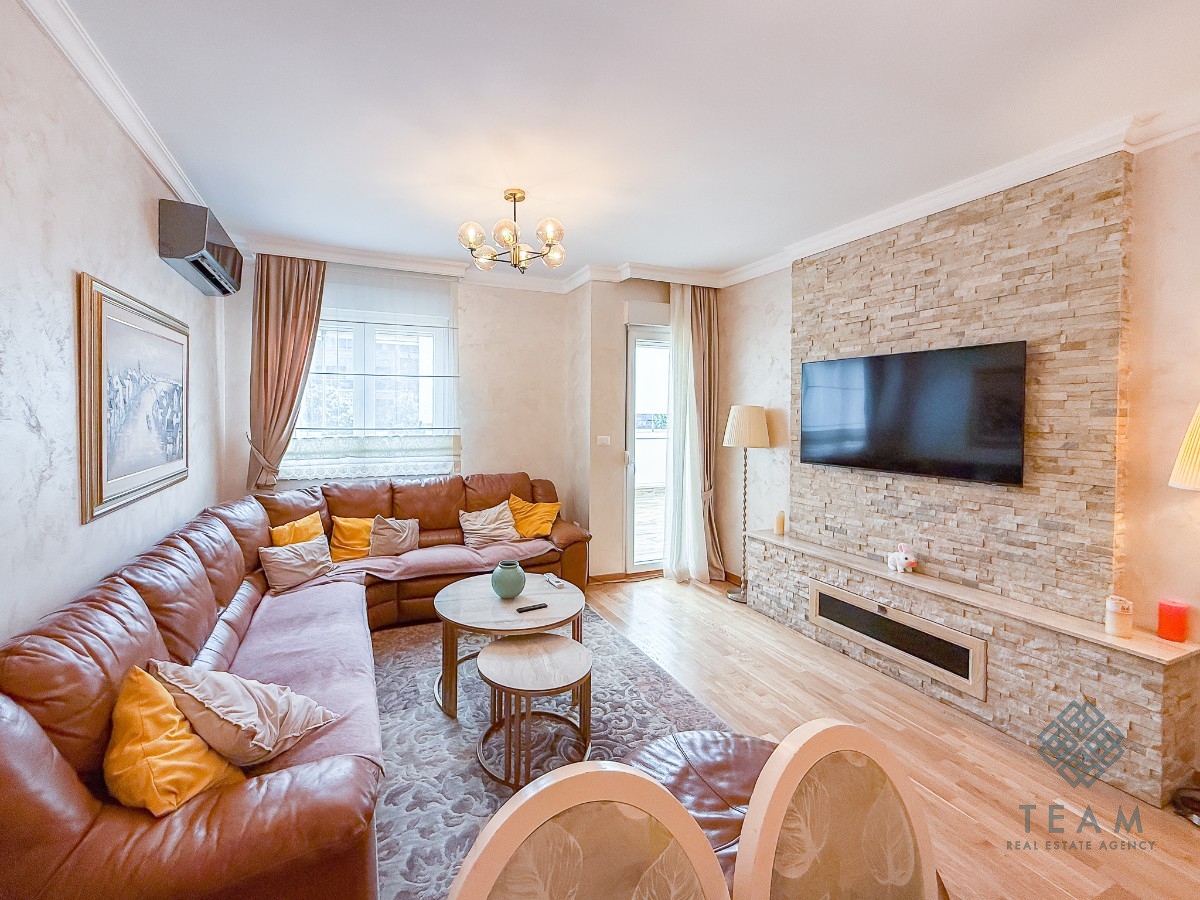 Podgorica, City Kvart, dvosoban stan 64 + 30 m²