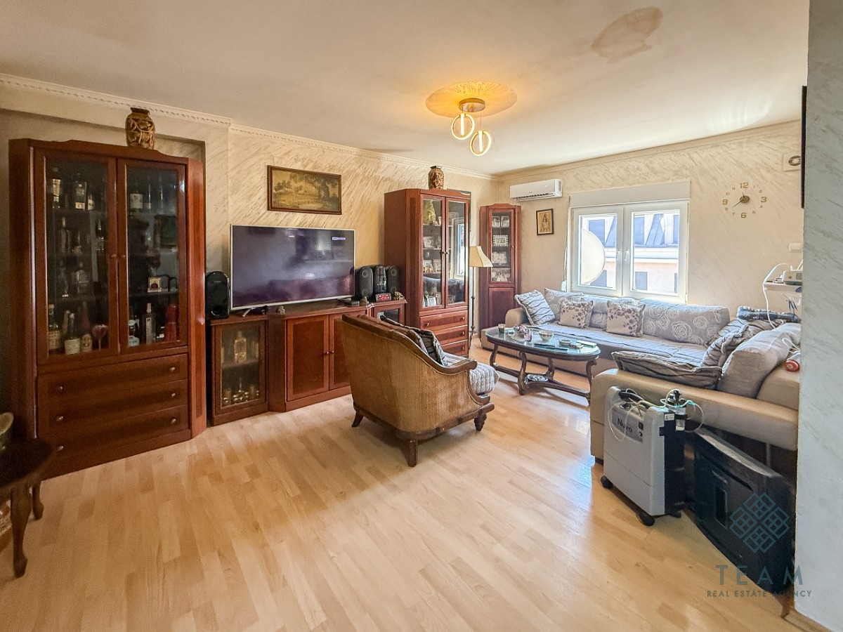 Podgorica, Centar, trosoban stan 109 m²