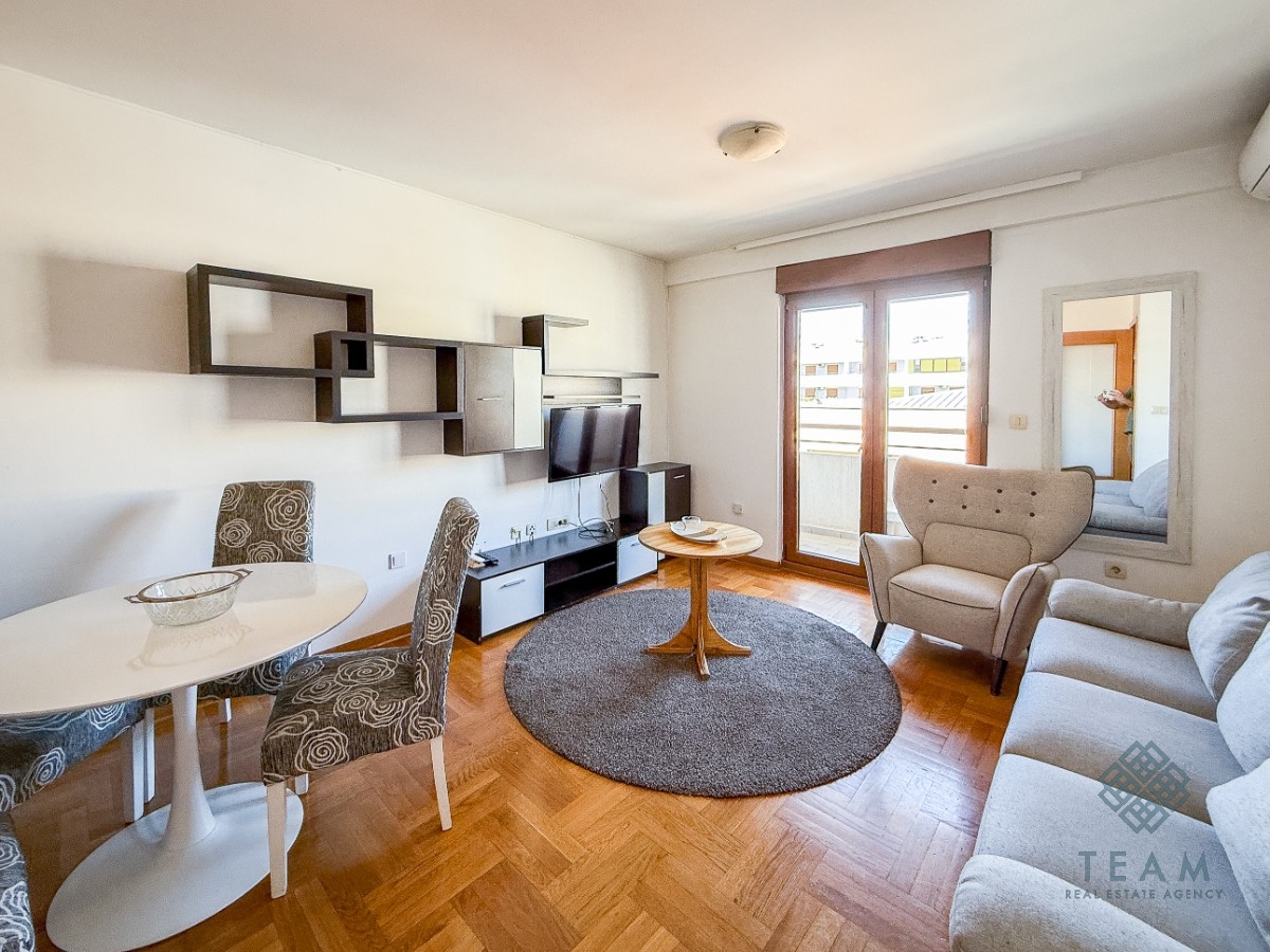 Podgorica, Stari Aerodrom, 71 m² üç odalı daire