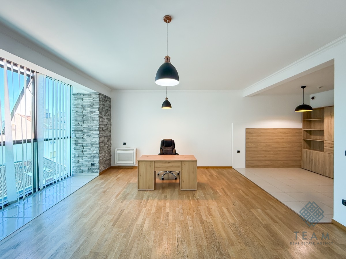 Podgorica, Centar, poslovni prostor 255 m²