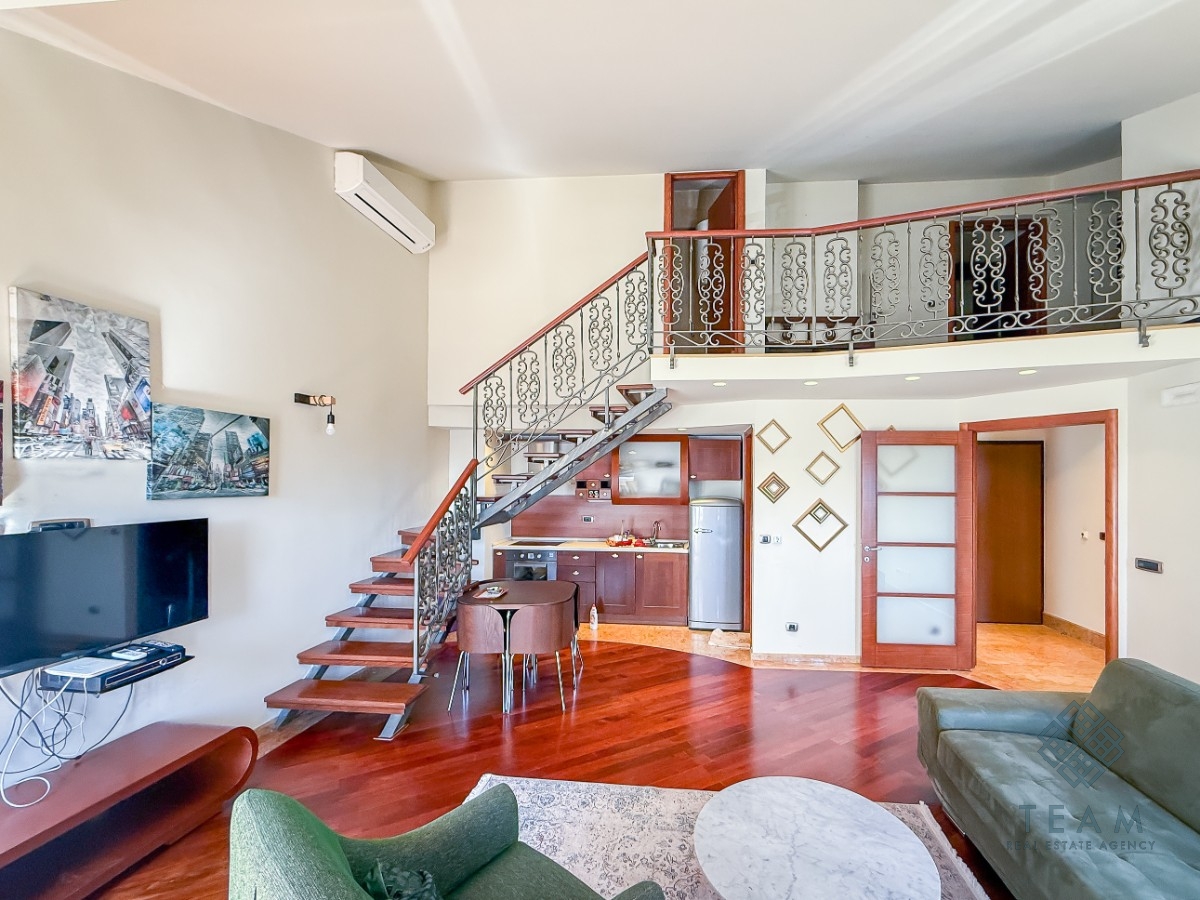 Podgorica, Centar, dvosoban stan 90 m²