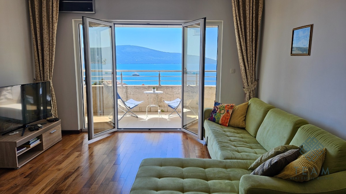 Tivat, Donja Lastva, dvosoban stan 90 m²
