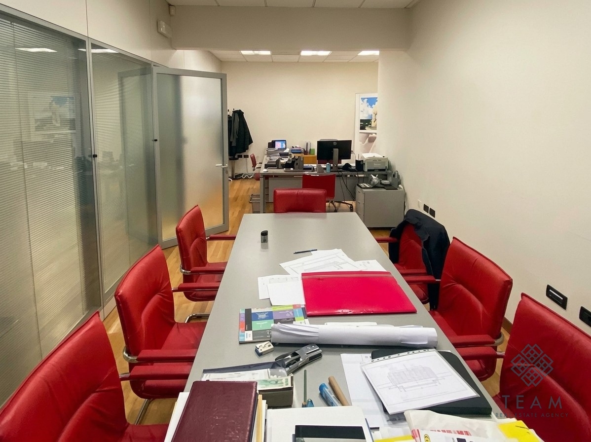 Podgorica, Preko Morače, Poslovni prostor  156 m²