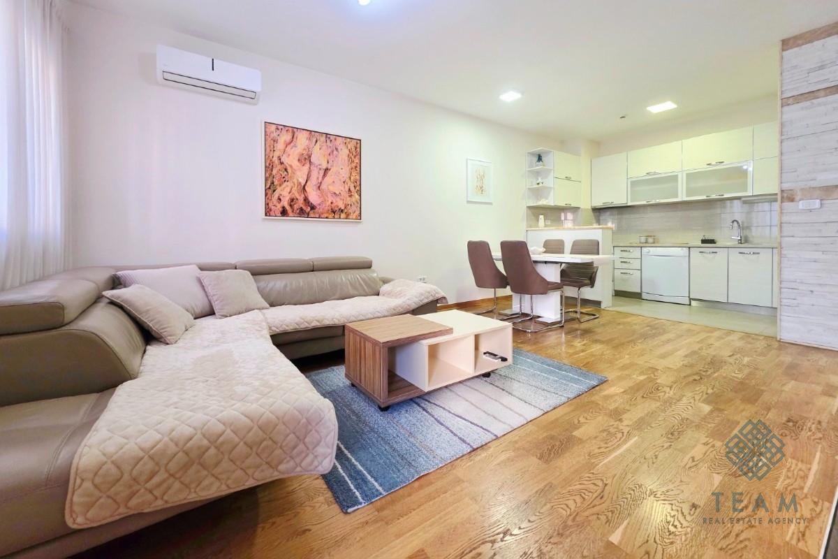 Podgorica, City Kvart, dvosoban stan 64 m²